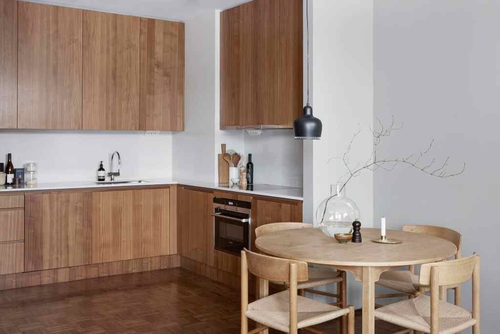 Light oak slab kitchen cabinet fronts