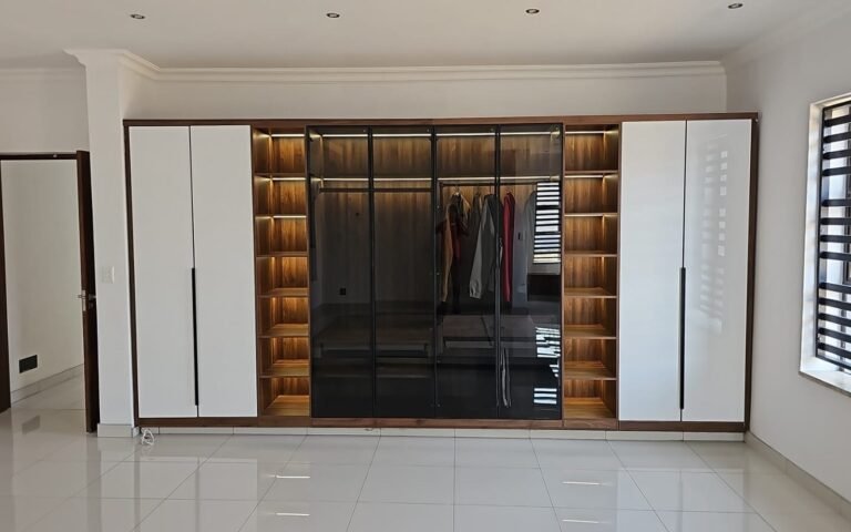 Walk-In Closet Dimensions: Depth, Height and Hanging Space